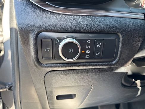 Used 2022 Ford Explorer Limited image 28