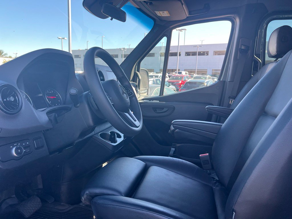 Used 2024 Mercedes-Benz Sprinter 2500 image 9