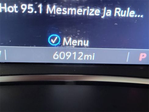 Used 2024 GMC Terrain SLT image 11