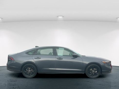 Certified 2025 Honda Accord SE image 7