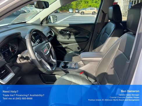 Used 2024 GMC Terrain SLT FWD image 10
