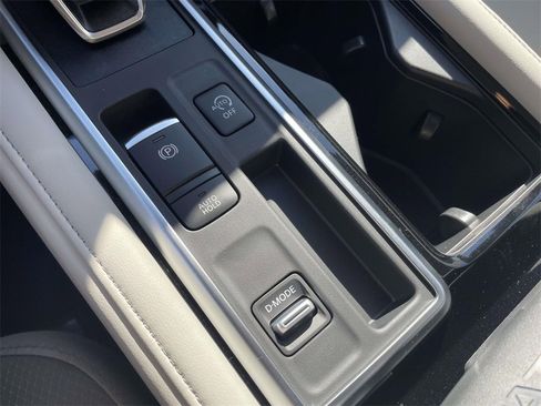 New 2026 Nissan Pathfinder SL w/ SL Premium Package image 17