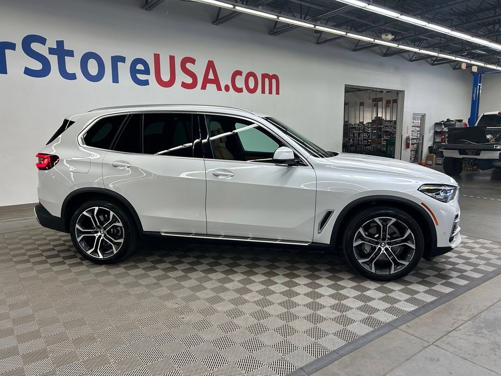 Used 2022 BMW X5 xDrive40i w/ Premium Package AWD/4WD image 12