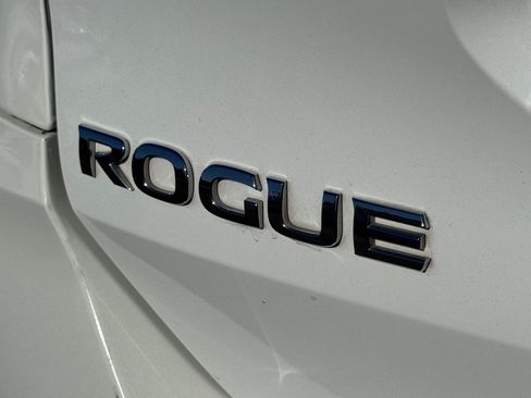 Used 2017 Nissan Rogue S FWD image 12