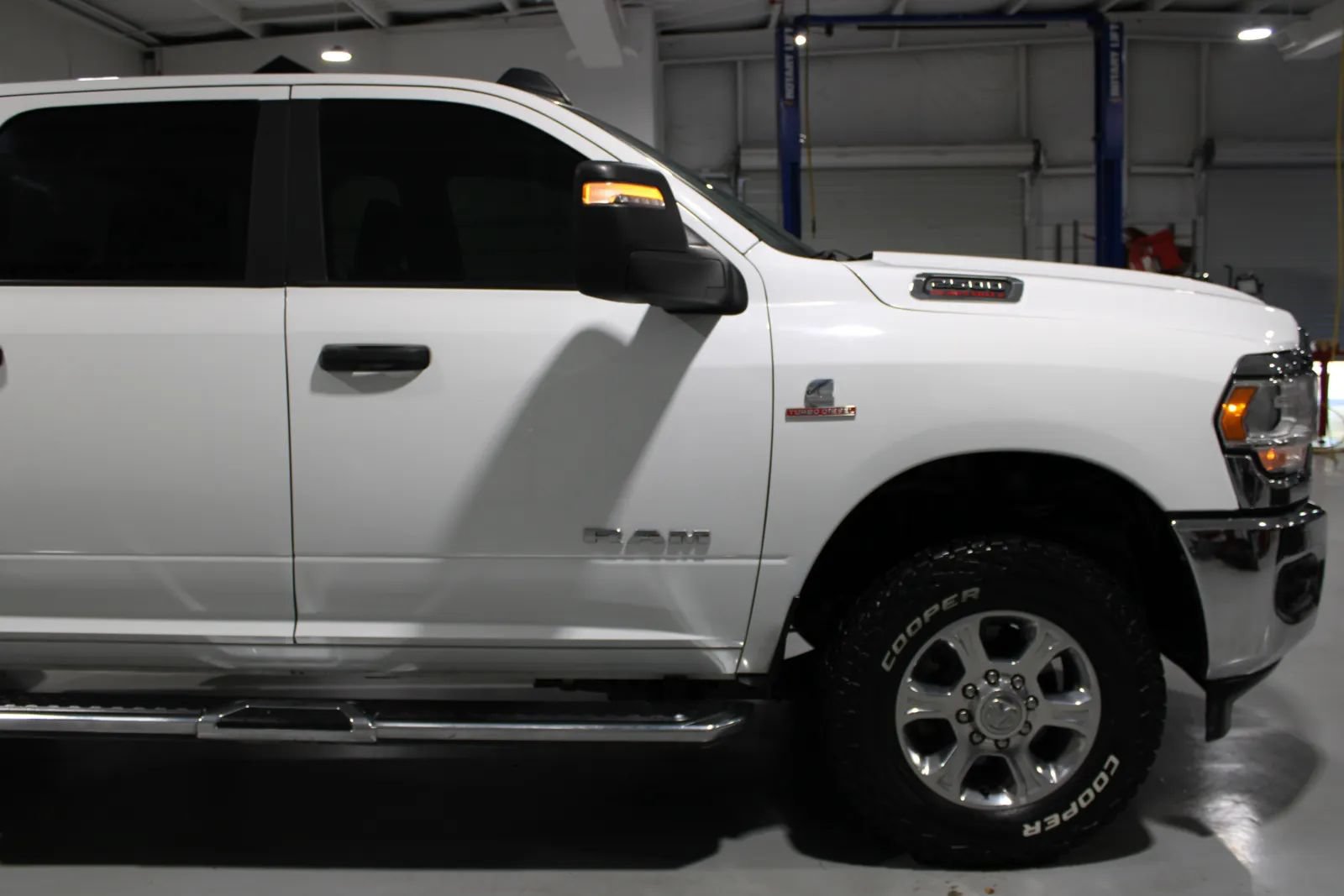Used 2024 RAM 2500 Big Horn w/ Off Road Package AWD/4WD image 4