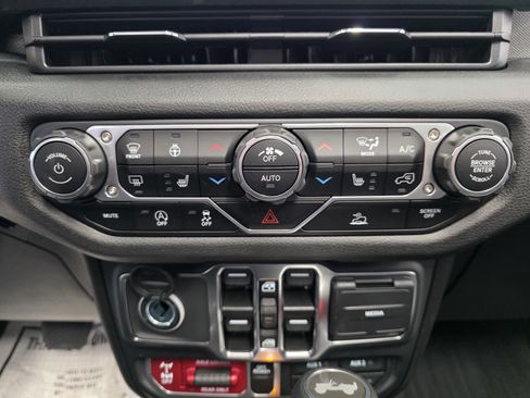 New 2025 Jeep Wrangler Unlimited Sport image 15