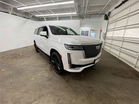 Used 2021 Cadillac Escalade ESV Premium Luxury image 8