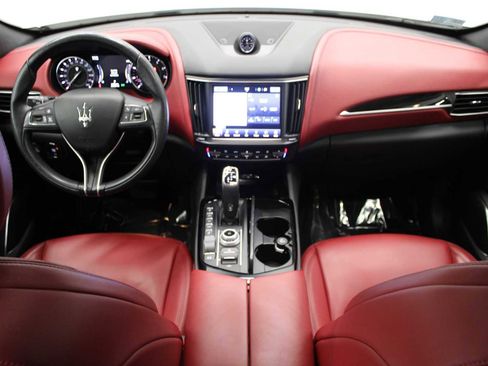 Used 2022 Maserati Levante GT image 19