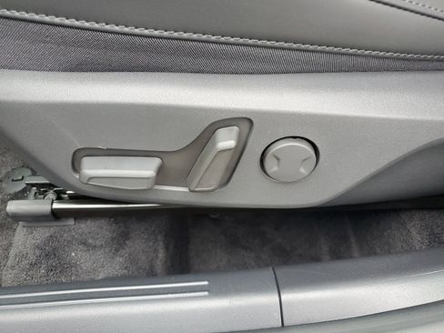 New 2025 Kia Niro SX Touring image 23