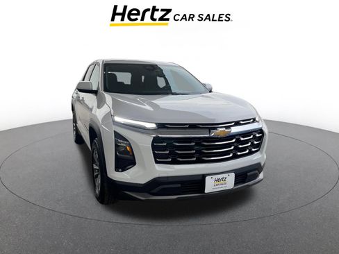 Used 2025 Chevrolet Equinox LT image 1