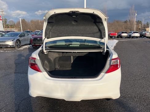 Used 2014 Toyota Camry XLE image 9