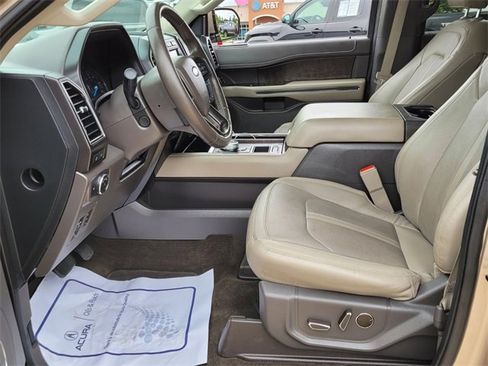 Used 2020 Ford Expedition Limited image 5