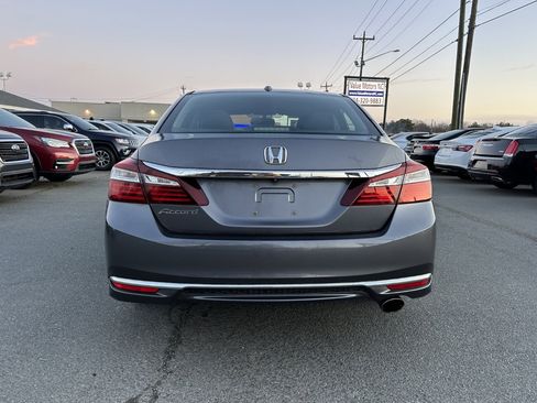 Used 2017 Honda Accord EX-L image 5