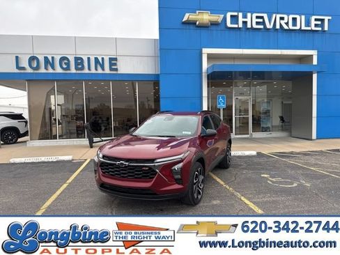 Used 2025 Chevrolet Trax RS w/ Driver Confidence Package FWD image 1