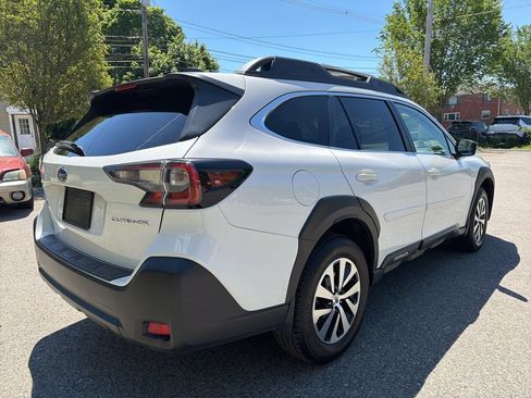 Used 2025 Subaru Outback Premium AWD/4WD image 6