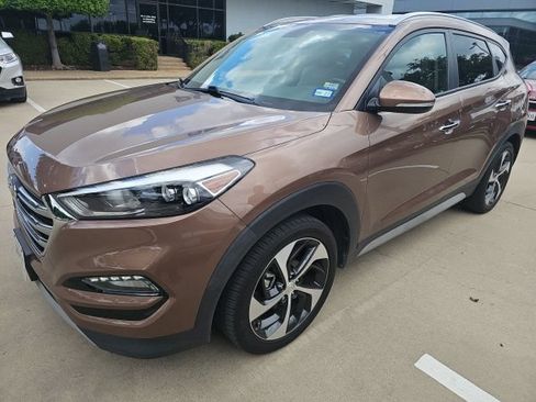 Used 2017 Hyundai Tucson Limited w/ Cargo Package FWD image 2
