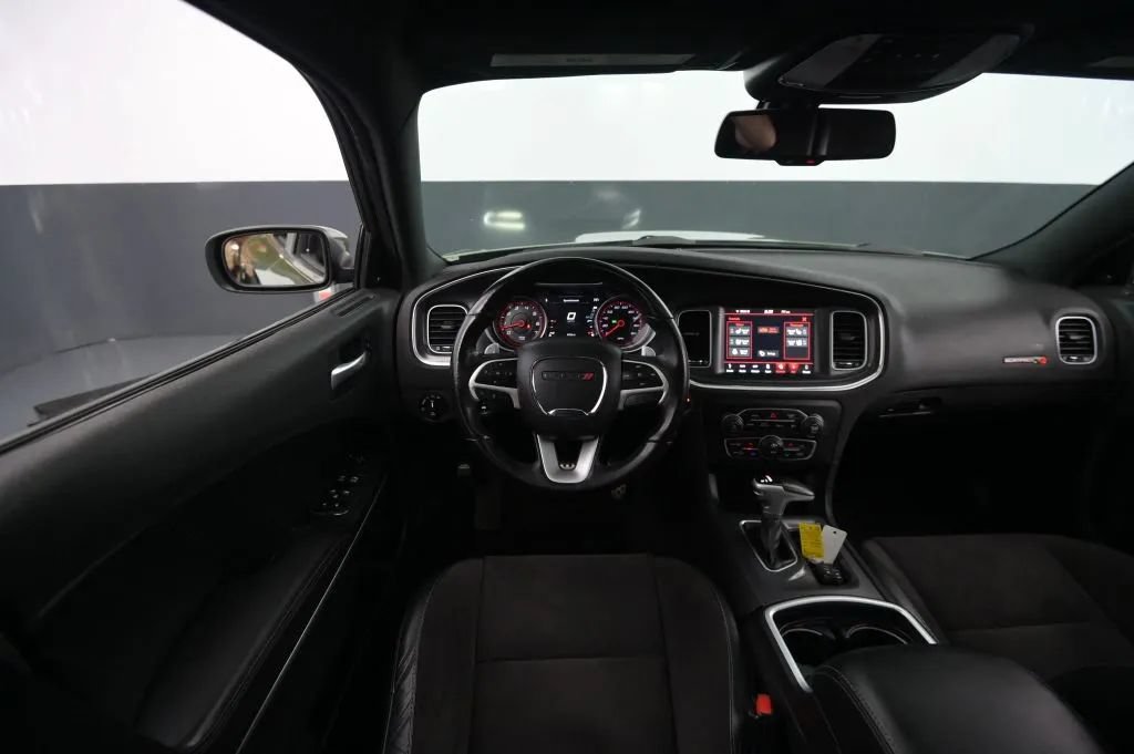 Used 2018 Dodge Charger R/T Scat Pack w/ Dynamics Package RWD image 38