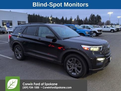 Used 2021 Ford Explorer XLT w/ Equipment Group 202A image 3