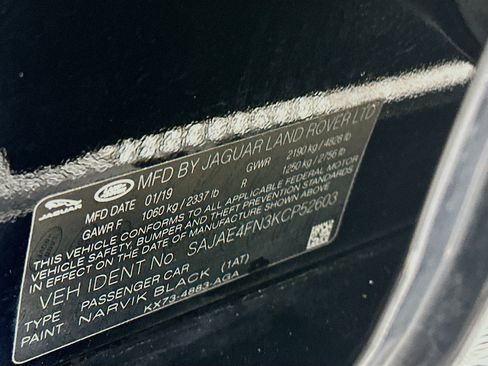 Used 2019 Jaguar XE Prestige RWD image 12