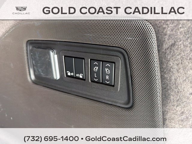 Certified 2023 Cadillac Escalade ESV Premium Luxury w/ Performance Package AWD/4WD image 17