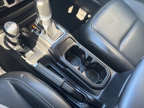 Used 2023 Jeep Wrangler Unlimited Sahara image 34