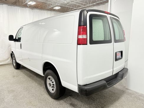 Used 2023 GMC Savana 2500 w/ Driver Convenience Package image 6