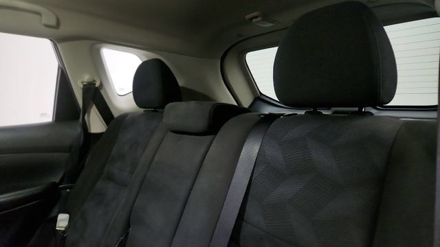 Used 2015 Nissan Rogue S FWD image 43