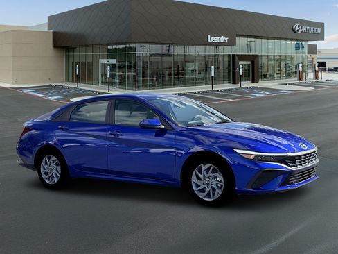 New 2026 Hyundai Elantra Hybrid FWD image 10