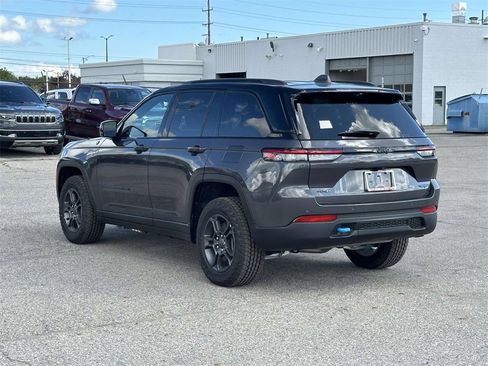 New 2025 Jeep Grand Cherokee Trailhawk w/ Advanced Protech Group II image 5