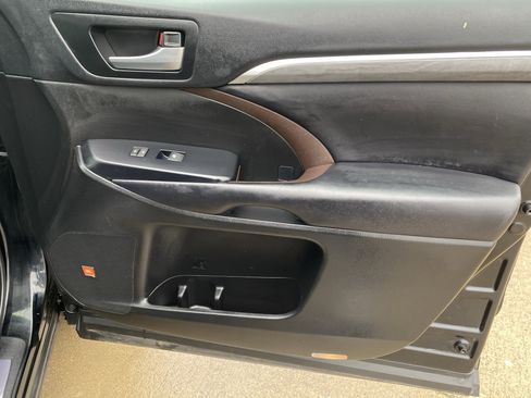 Used 2019 Toyota Highlander Limited Platinum image 13