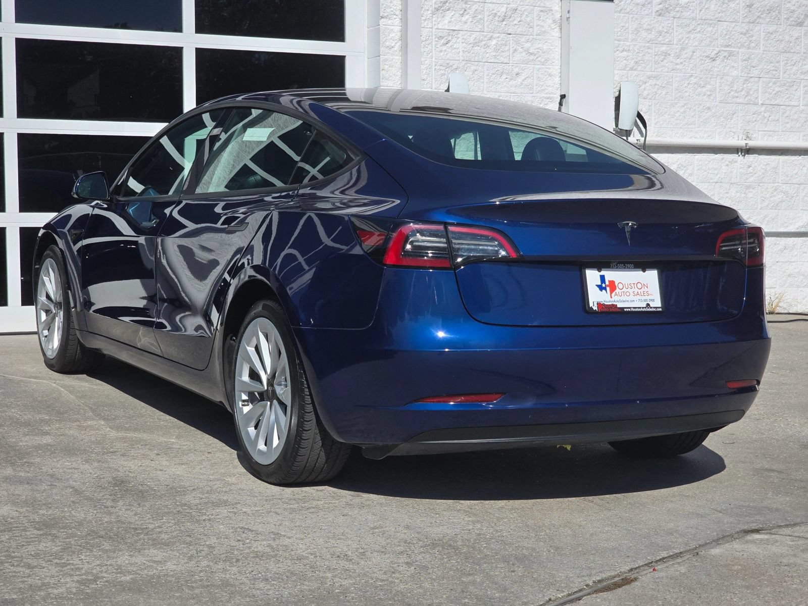 Used 2023 Tesla Model 3 Standard Range RWD image 8