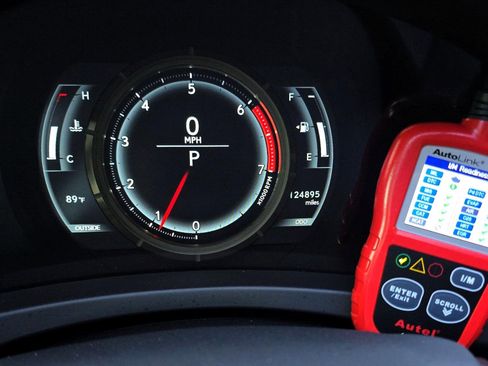 Used 2017 Lexus RC 200t F Sport image 55