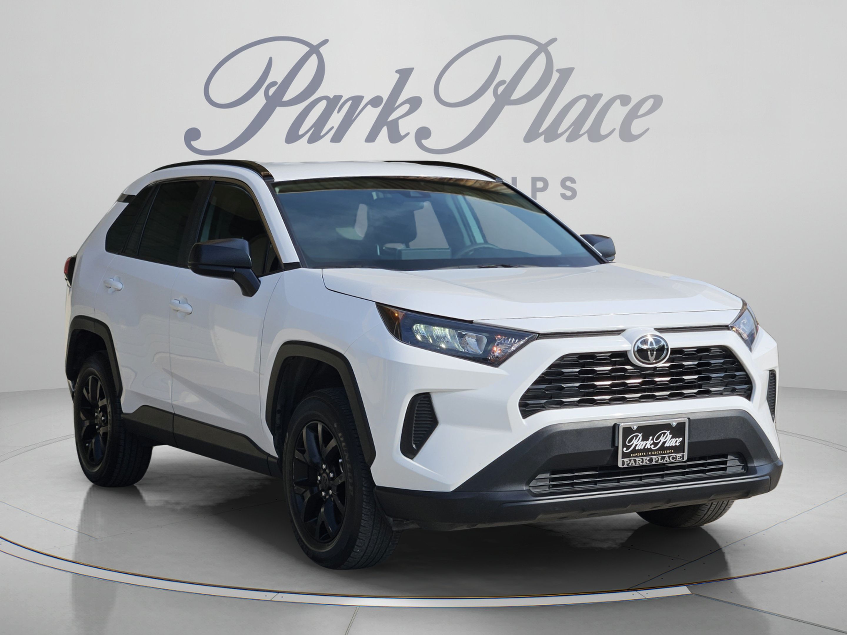 Used 2021 Toyota RAV4 LE AWD/4WD image 8