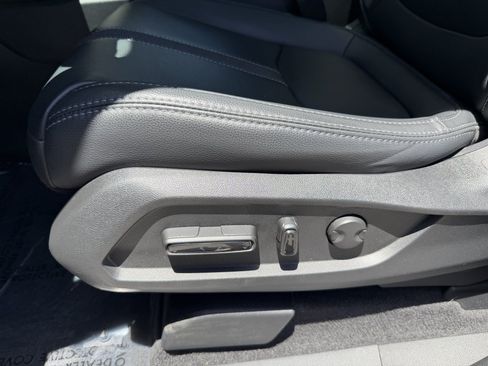 Used 2025 Honda Pilot Touring image 31