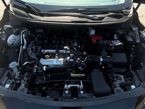 Used 2025 Nissan Versa SV FWD image 31