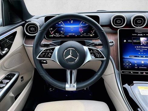 Used 2025 Mercedes-Benz C 300 Sedan image 7