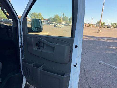 Used 2025 Chevrolet Express 3500 LT w/ LT Preferred Equipment Group image 18
