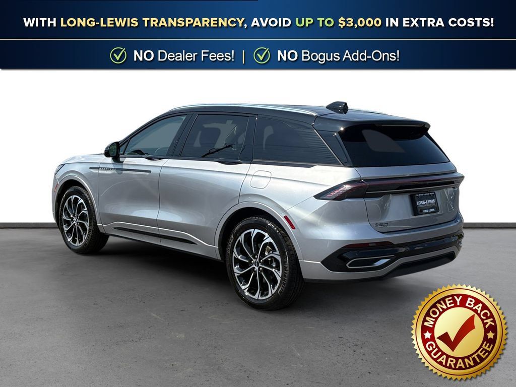 Used 2025 Lincoln Nautilus Reserve AWD/4WD image 4