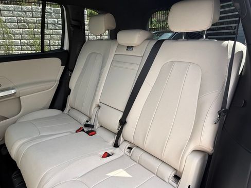 Used 2026 Mercedes-Benz GLB 250 4MATIC image 14
