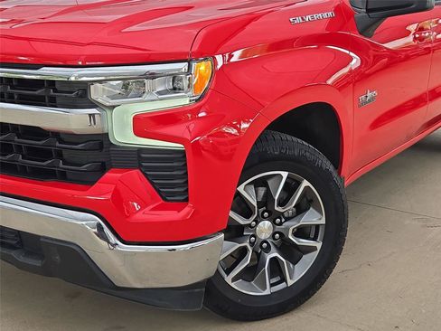 Used 2022 Chevrolet Silverado 1500 LT RWD image 7