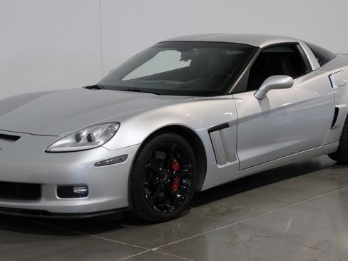 Used 2013 Chevrolet Corvette Grand Sport w/ 2LT Preferred Equipment Group RWD image 29