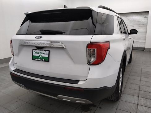 Used 2023 Ford Explorer XLT w/ Equipment Group 202A RWD image 9