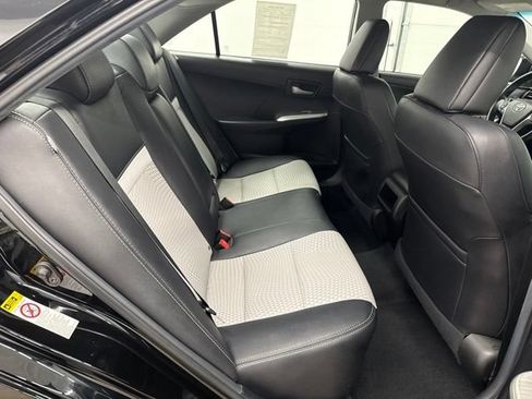 Used 2014 Toyota Camry SE FWD image 19