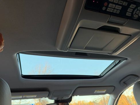 Used 2018 Honda Pilot Touring image 19