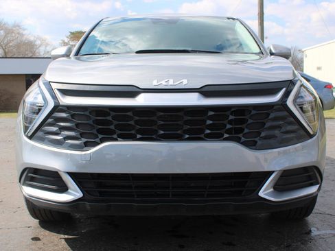 Used 2024 Kia Sportage LX image 2