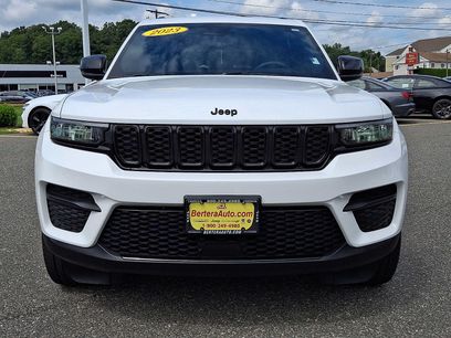 Used 2023 Jeep Grand Cherokee Altitude