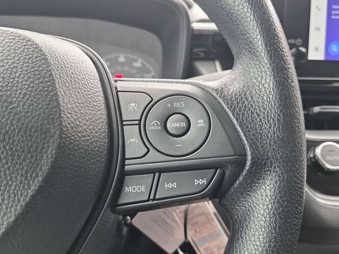 Used 2025 Toyota Corolla LE FWD image 21