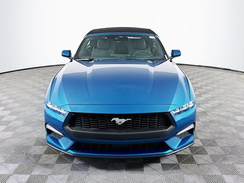 Used 2026 Ford Mustang Convertible RWD image 2