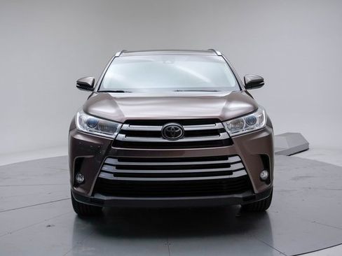 Used 2018 Toyota Highlander XLE image 8
