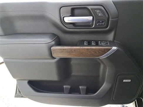 Used 2022 GMC Sierra 2500 Denali w/ Denali Black Diamond Edition image 22